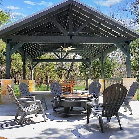 ווימברלי Fox Hollow - Tiny Home With Cypress Creek Access, Park Like Setting מראה חיצוני תמונה