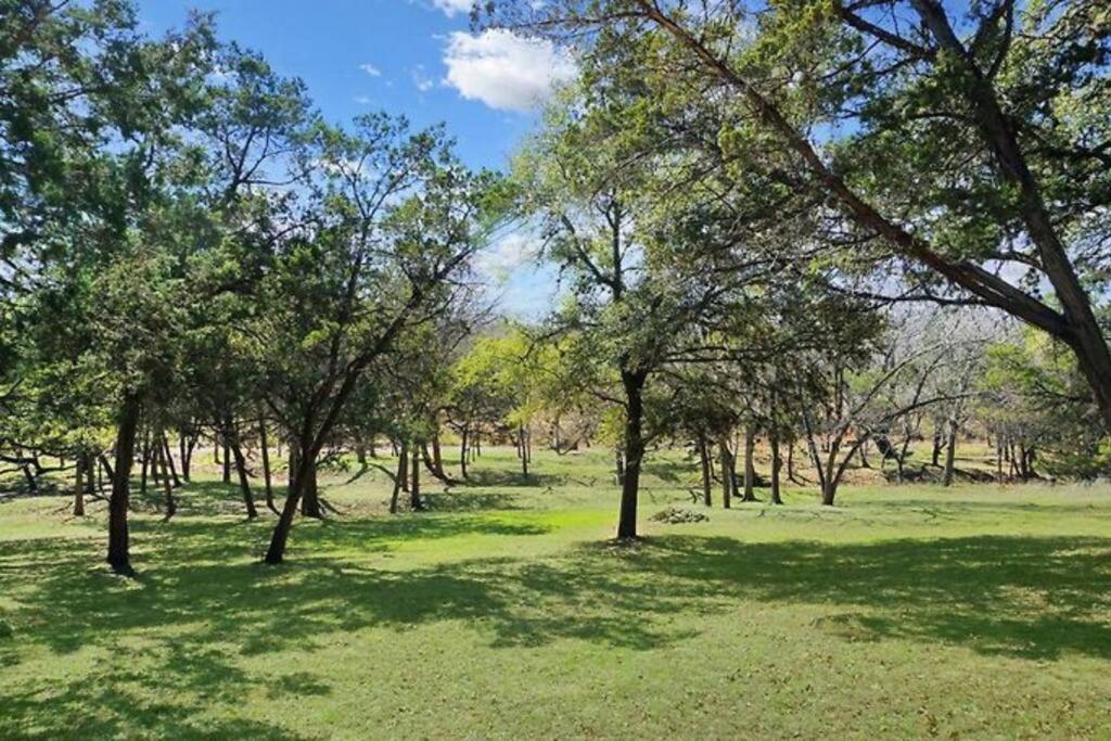 ווימברלי Fox Hollow - Tiny Home With Cypress Creek Access, Park Like Setting מראה חיצוני תמונה