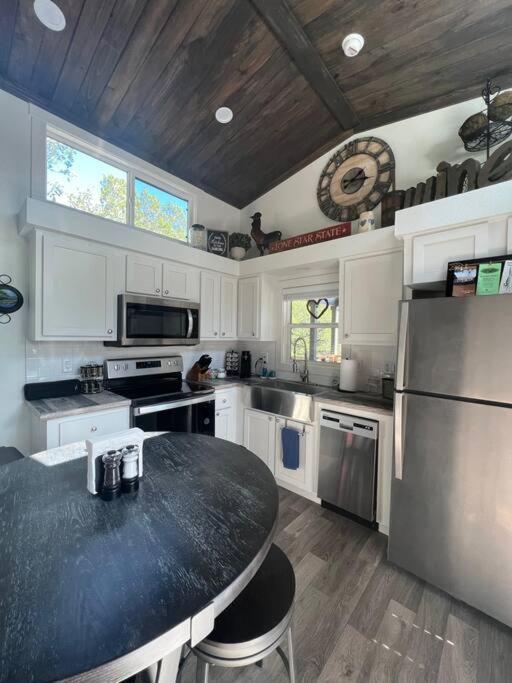 ווימברלי Fox Hollow - Tiny Home With Cypress Creek Access, Park Like Setting מראה חיצוני תמונה
