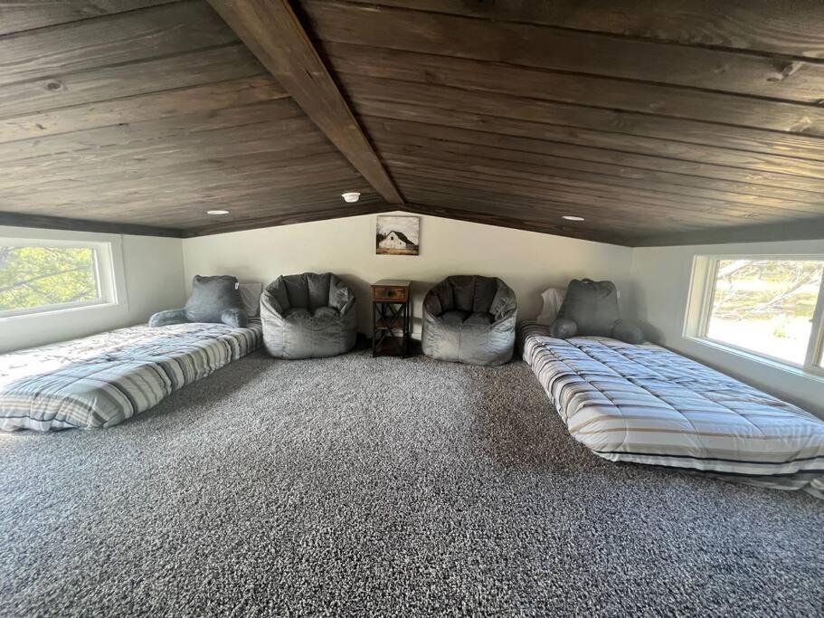 ווימברלי Fox Hollow - Tiny Home With Cypress Creek Access, Park Like Setting מראה חיצוני תמונה